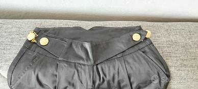 PANTALONE NERO CON BOTTONI ORO