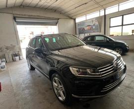 VOLKSWAGEN Touareg - 2014