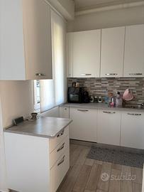 CUCINA COMPLETA DI ELETTRODOMESTICI