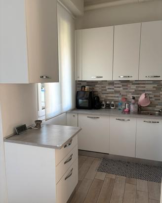 CUCINA COMPLETA DI ELETTRODOMESTICI