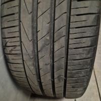 GOMME   255/40/20