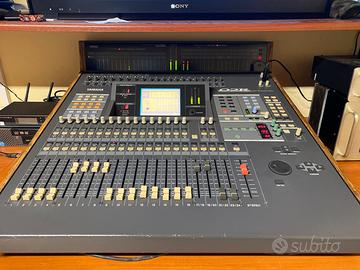 Mixer Yamaha R02 seconda versione