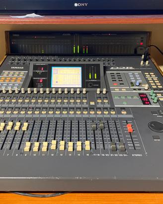 Mixer Yamaha R02 seconda versione