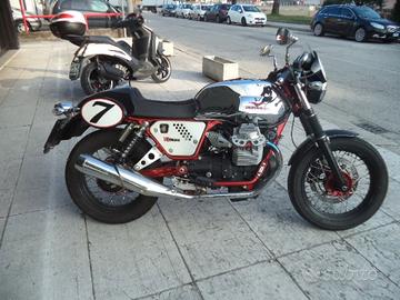 Moto Guzzi V7 - 2012