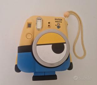 instant camera
