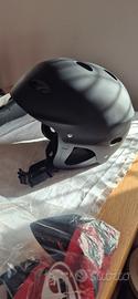 casco per sport acquatici 