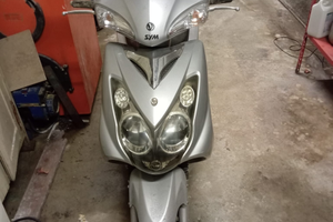 Sym scooter 150