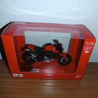 Ducati Monster + 1:18 Maisto Dealers