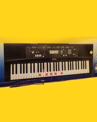 Tastiera digitale Yamaha EZ-220 con tasti illumina