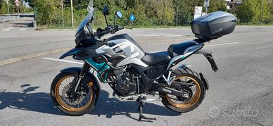 Motociclo Enduro.