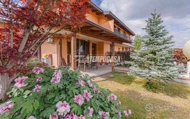 VILLETTA INDIPENDENTE LIBERA SU TRE LATI CON GIARD