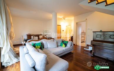 APPARTAMENTO ALL'ULTIMO PIANO CON BOX E CANTINA