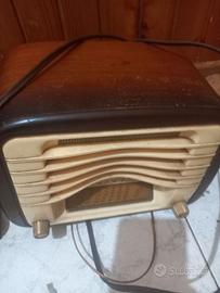 Radio antica a valvole