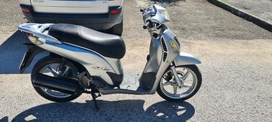 HONDA  SH150I