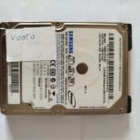 HDD da 120 Gb in formato 2.5", interfaccia P-ATA.