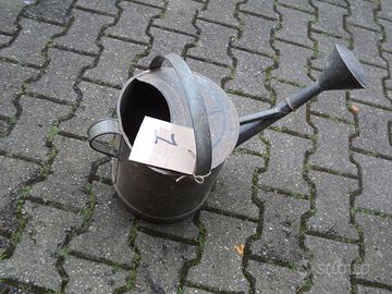 annaffiatoio depoca in lamiera zincata