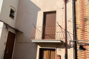 Appartamento su tre livelli centro storico Troia