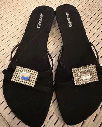 Sandali bassi ciabattina NEWSHAPES neri con fibbia