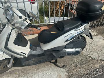 Beverly tourer 400