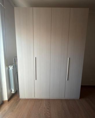 armadio  4 ante  180x240 circa 