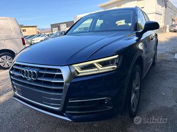 AUDI Q5 40 TDI quattro S tronic Business Design