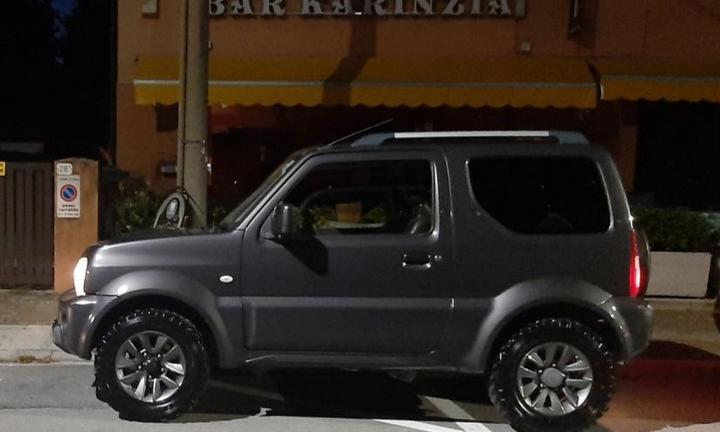 Fuoristrada SUZUKI Jimny 4x4