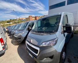 PEUGEOT Boxer 330 2.2 BlueHDi 120 S&S PC-TN Furg
