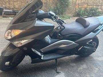 Yamaha tmax