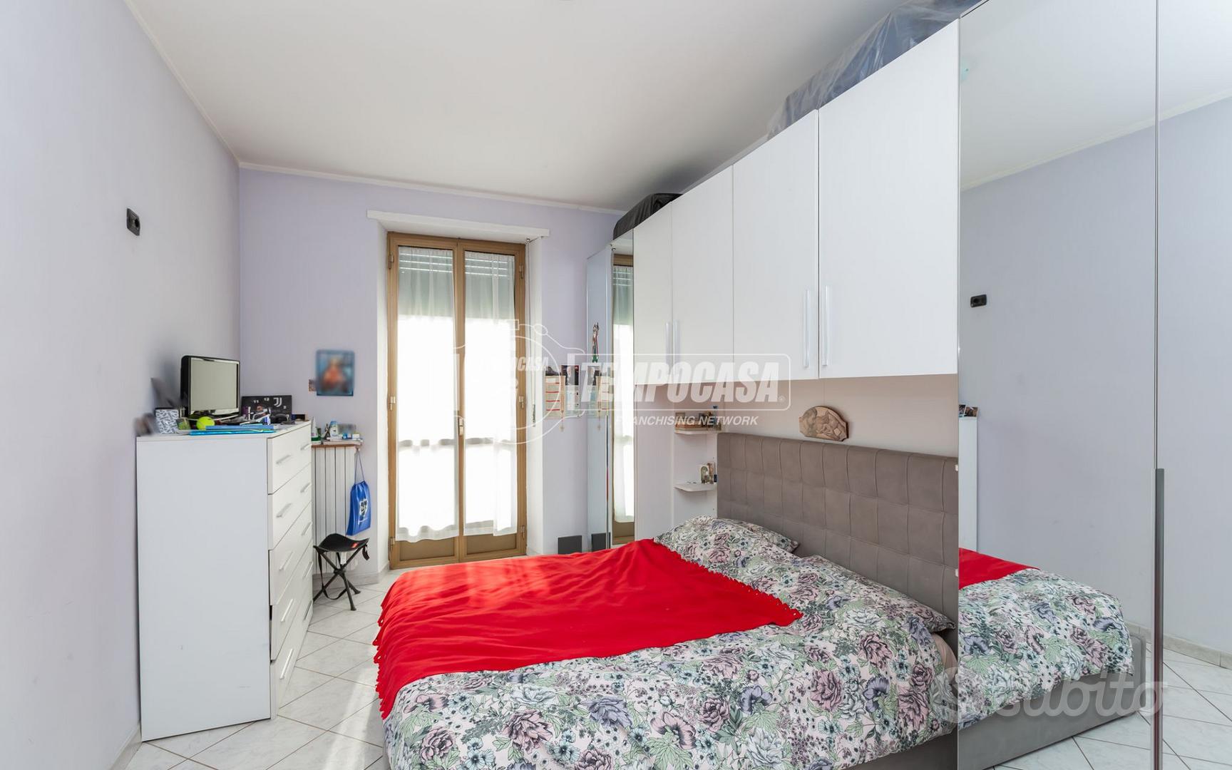 APPARTAMENTO PICCOLO CONDOMINIO, ULTIMO PIANO E RI - Vista 3