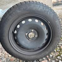 Gomme da neve Pirelli con cerchio in ferro