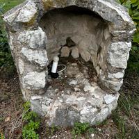 Nicchia da giardino con lampada