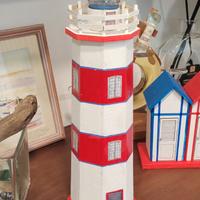 Faro decorativo in legno fatto a mano,bianco rosso