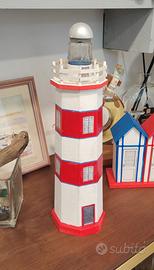 Faro decorativo in legno fatto a mano,bianco rosso