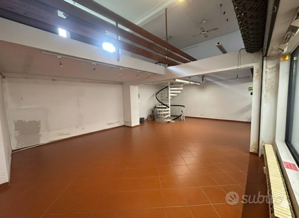 Immobile di 155 m² con 5 locali a Arese - Vista 3