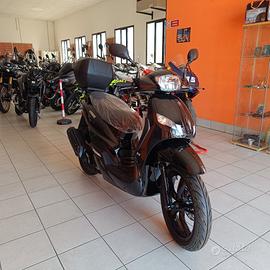 Peugeot KISSBEE M 125 NUOVO con bauletto