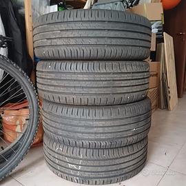 4 gomme Continental 215/55 R 17  94 V