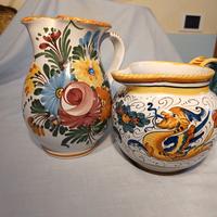 Coppia di brocche in ceramica artistica