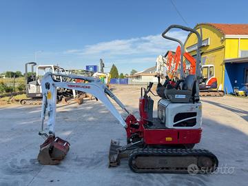 Mini escavatore TAKEUCHI TB210R