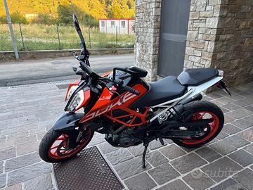 Duke KTM, 390cc, 2020