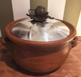 Pentola in terracotta con coperchio in argento