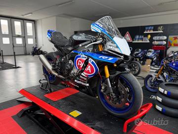 Yamaha YZF R1 PRONTO PISTA! OHLINS