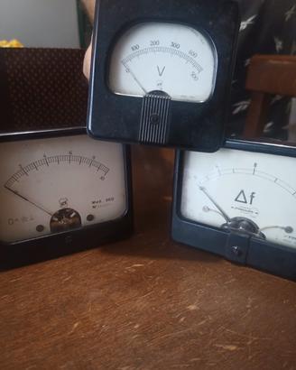 Set 02 di n. 3 strumenti di misurazione a quadro