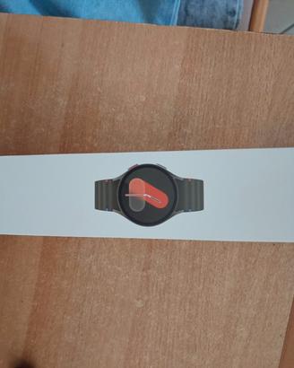 Smartwatch Samsung Galaxy Watch 7 pari al nuovo