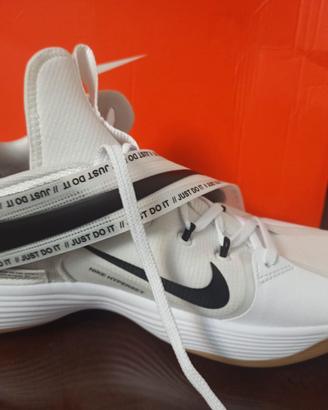 scarpe pallavolo Nike 