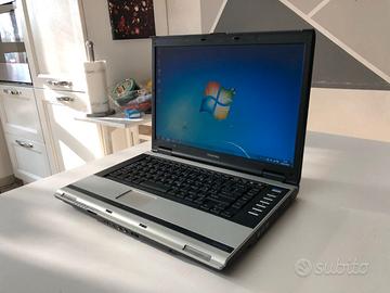 Notebook Toshiba Core Duo 2 Gb ram win 7 Office