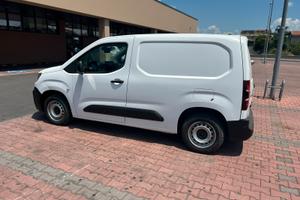 Peugeot partner 1.5 diesel 3 posti full optional
