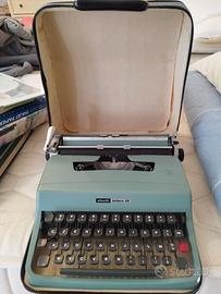 Macchina da scrivere Olivetti lettera 32