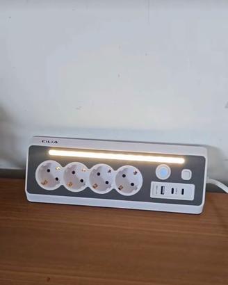 Multipresa con sette prese+luce notturna