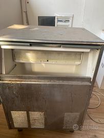 Fabbricatrice di ghiaccio modello B90AS