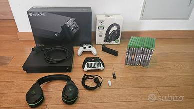 Xbox One X 1TB  + accessori e giochi